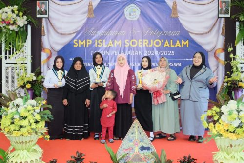 Lulusan Terbaik SMP ISA